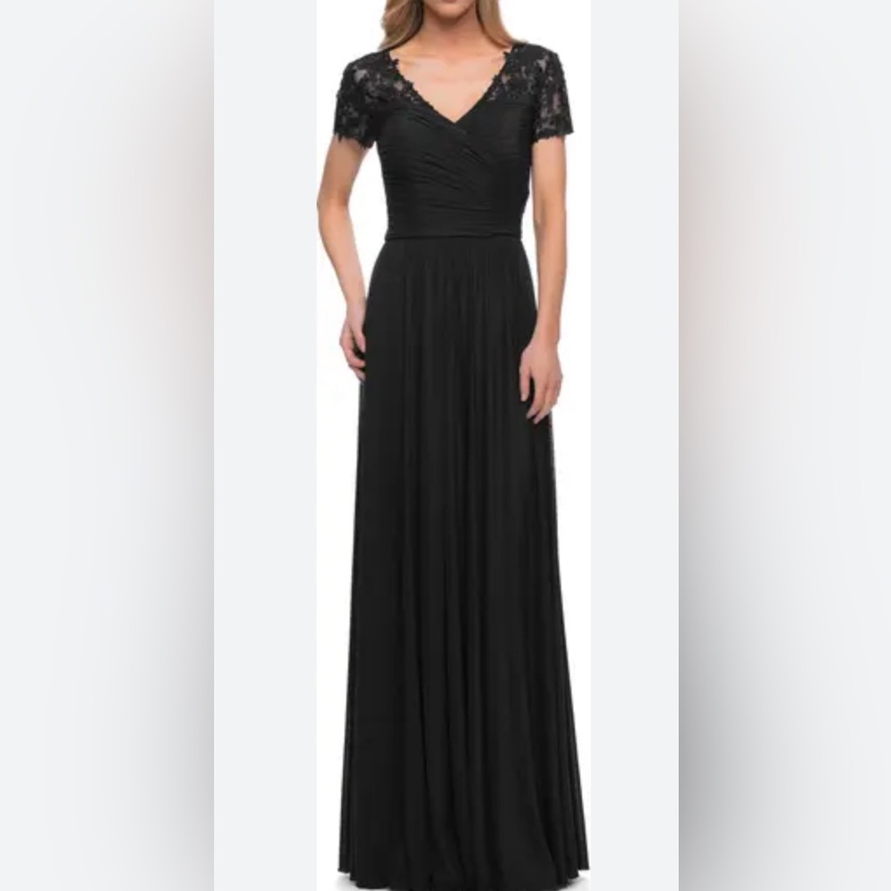 NWOT La Femme Floral Embroidered Sheath Gown